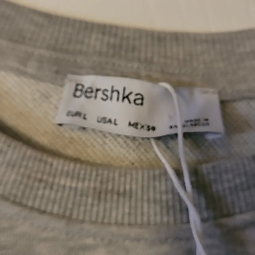 Cropped sweatshirt - Picture 3 of 3